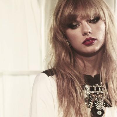 I love Taylor Swift and that's all I really know.