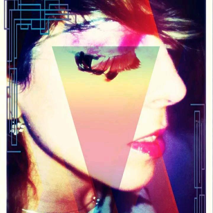 elemakeupartist's profile picture. 