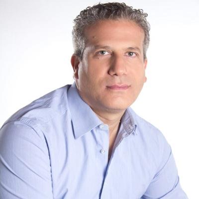 Esposo, padre 2 hijos amados, abogado pro bono acceso libre Playas y derecho vivienda, ex diputado Chile, animalista y promotor Tren-Tranvía O’HIGGINS.