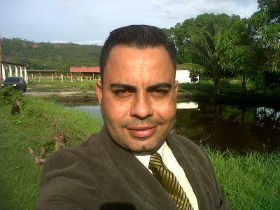 Abogado y politologo