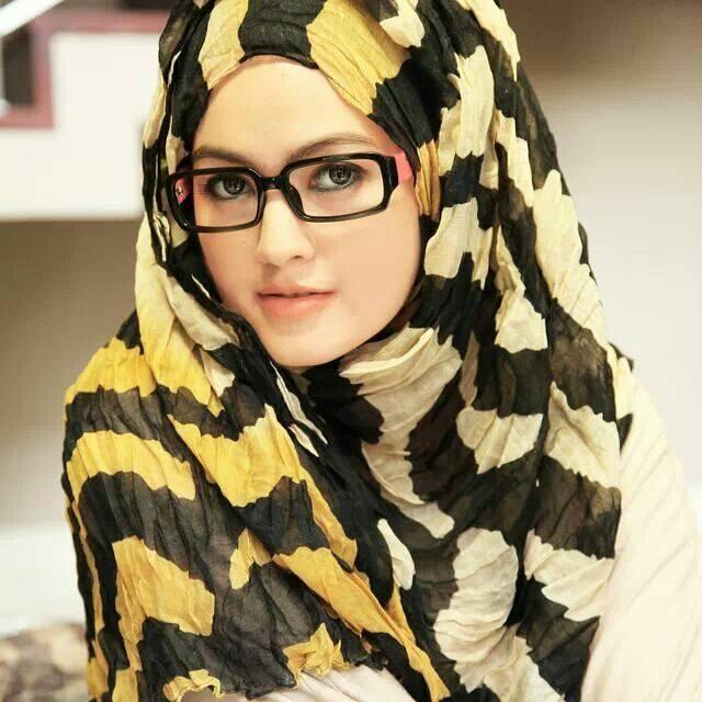 hirakhan05's profile picture. PTI Lover