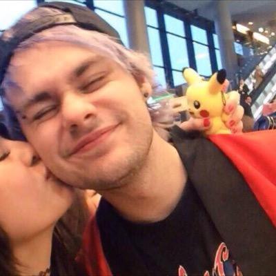KEEP VOTING WE NEED TO WIN BEST FAN ARMY #vote5sos #kca
