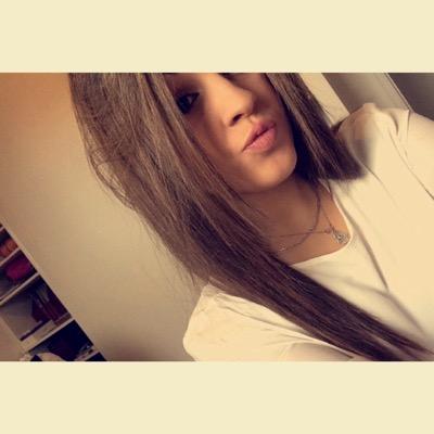 GobinTiphaine's profile picture. @emmaducourneau , ma petite pétasse
lieu de residence : petasse land.