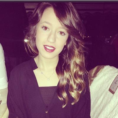 SevgimGlcan's profile picture. yaz bunu sebastian:göz yaşları belli olmasın diye yağmurda yürüyen veya duşta agliyan her kadın deniz yıldızıydı..