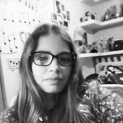 De tu envidia nace mi fama.Viviendo en un ligar llamado MUNDOOO!!!Se feliz y vive la vida a lo locoo