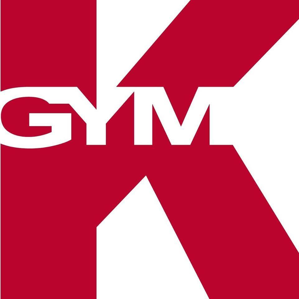 Somos un estudio boutique, libre de hombres y miradas curiosas, pole dance deportivo y artístico.