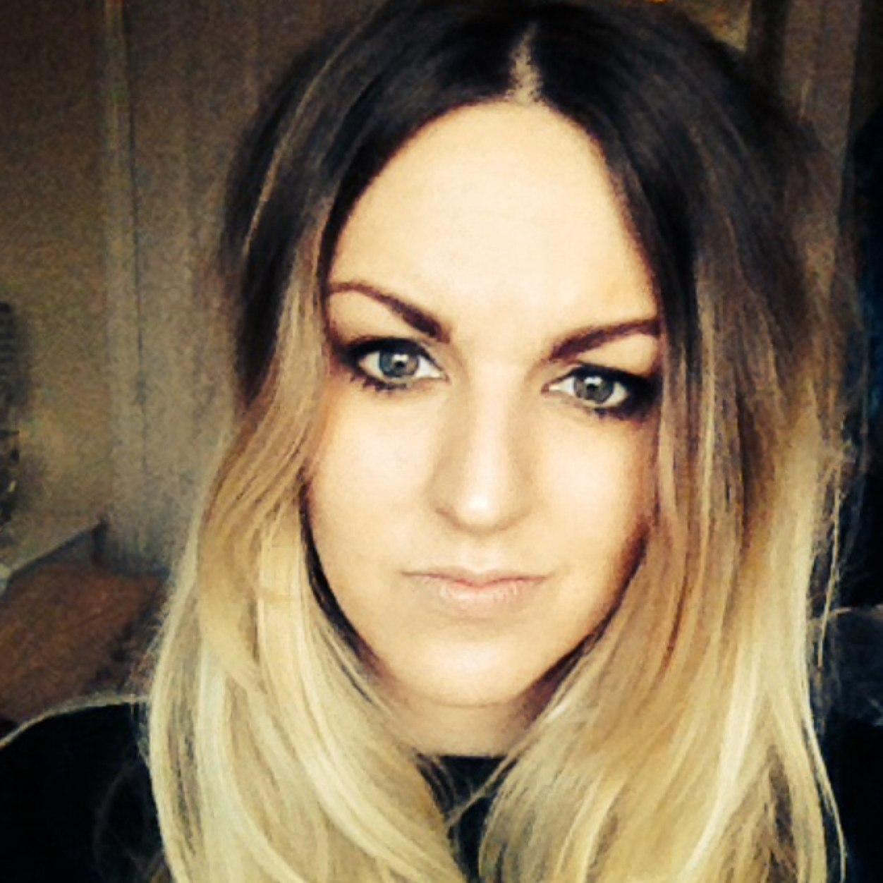 devrisworld's profile picture. 