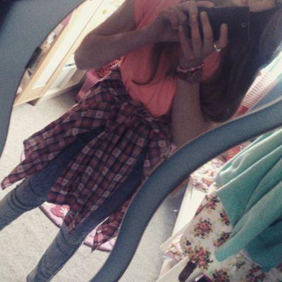 ellabella2712's profile picture. I'm sooo bored!