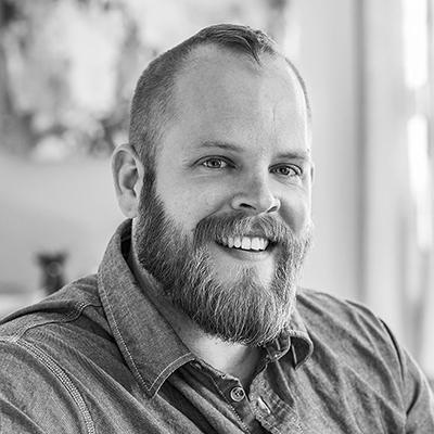 Atlanta-based editorial portrait, commercial, and product photographer and lover of craft beer.