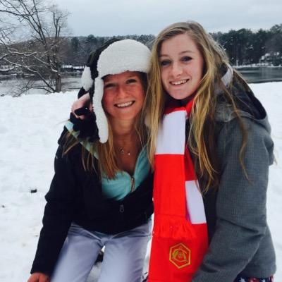 lucyloostu's profile picture. 