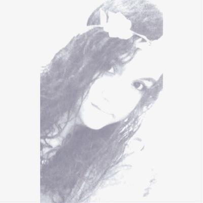 Isillaaa24's profile picture. 