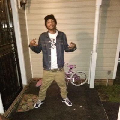 HighLyfeYungin's profile picture. Get Money by all means fuck da haters and chase ya dreams in da sky where you would find me smokin on sum ivy that i copped from cali