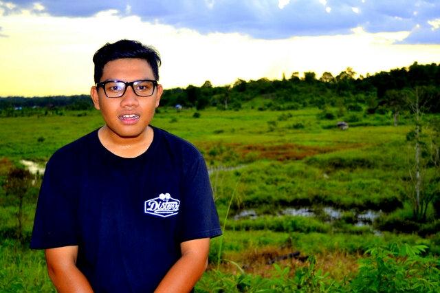 Jika orang membicarakan kita di BELAKANG, itu artinya, kita jauh DI DEPAN mereka...