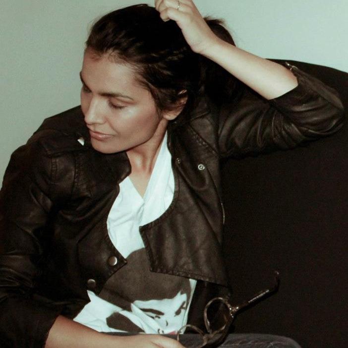 itiagnihotri1's profile picture. Coffee shop hunter/homogeneity opposer/storyteller/avid reader/Bollywood watcher/chai drinker *tweets & opinions mine*