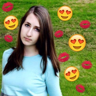 LondonFanpage's profile picture. i'd go all the way to london for london. robots get a heartbeat when they see her beauty. i love a certified instagram model!!!!