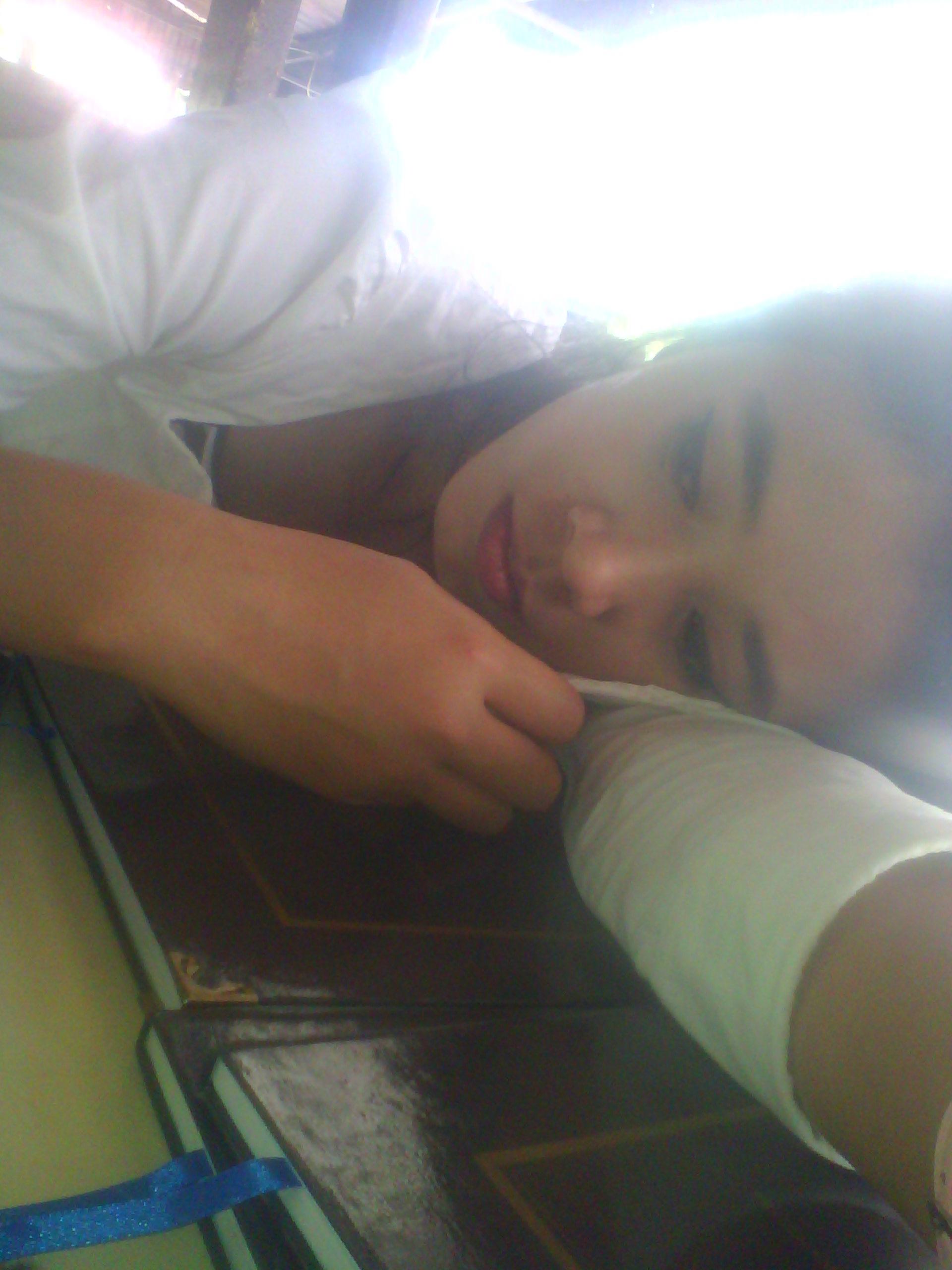 Annyeong haseyo
Jeonun Cindy imnida
Medan esso wasseumnida.
Ban-gapsseumnida