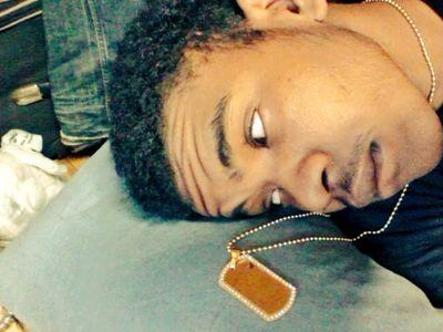 I'm a layed  back nigga follow me I follow bacc
