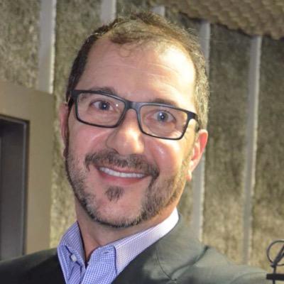 Cidadão do mundo! jornalista e pós-graduado em jornalismo digital.