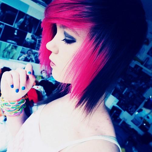 Nothin to really say, I'm just a bitchy teen who hates life, I'm also emo.