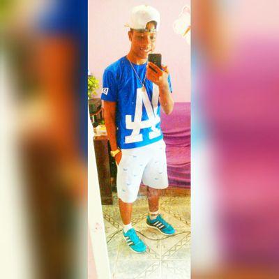 - Humilde, Charmoso , Feliz , Batalhador . && Filho de Deus. -  {♥} 
  