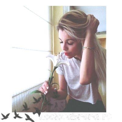 « Clυb de fαns dεdιcαdσ α Rσcíσ Cαвяεяα » «1/3 ∂ε Sωεεт Cαℓιғσяηια » ¿Mi trαbαjo? Apoyαrlα, ¿mi sαlαrio? Su sonrisα, ¿mi deber? Sαcαrle sonrisαs diαriαmente.❤