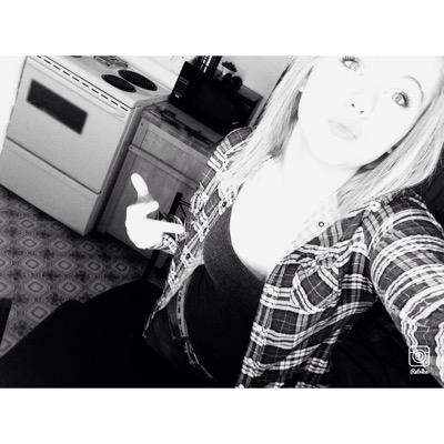 im Janae and i like to party. ✌️