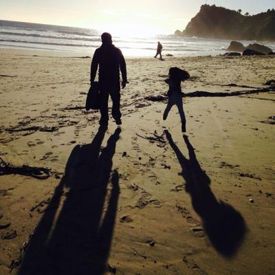 victorhugoch's profile picture. “Las canciones son justamente pensamientos. Por un momento paran el tiempo. Escuchar una cancion es escuchar algunos pensamientos.” (B.Dylan,1993)