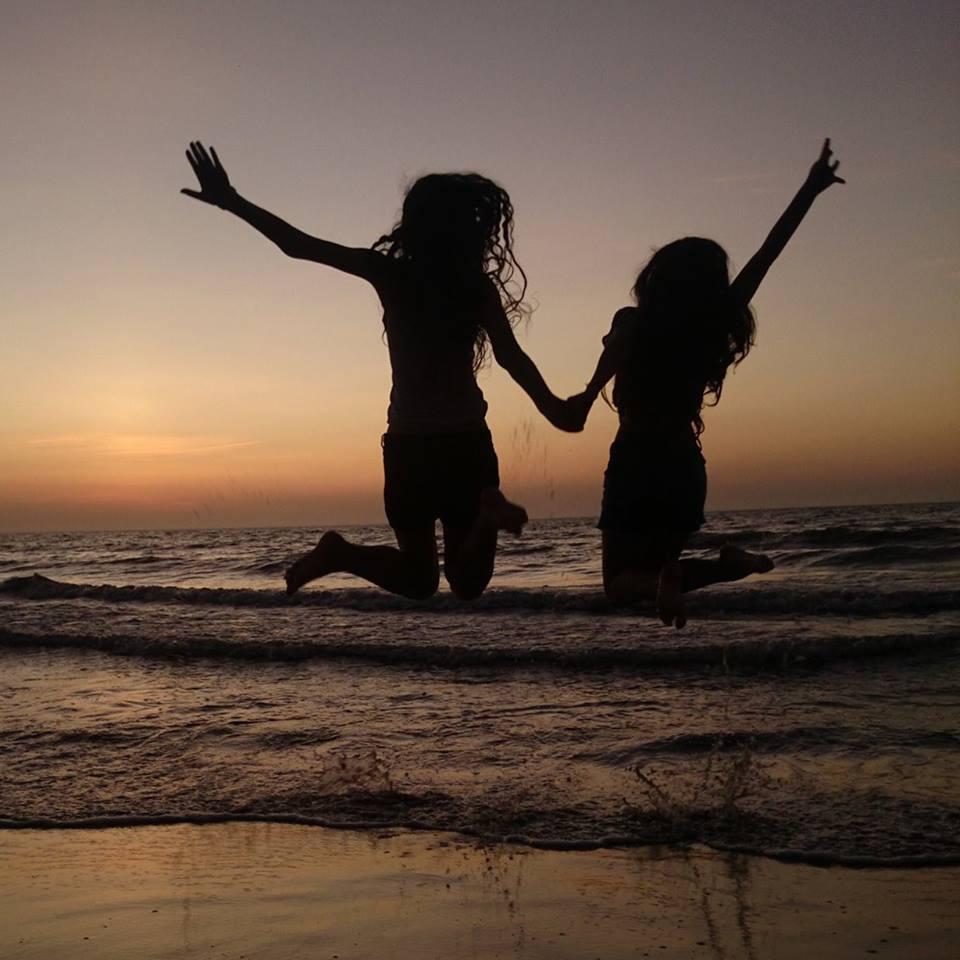 ANDREAC43544400's profile picture. «Lo amo Lo amo y lo odio por no ser correspondida. Sé que me desea.. Eso no se ha molestado en ocultarlo, pero el deseo no es amor... ¿Cómo ha podido ocurrir?