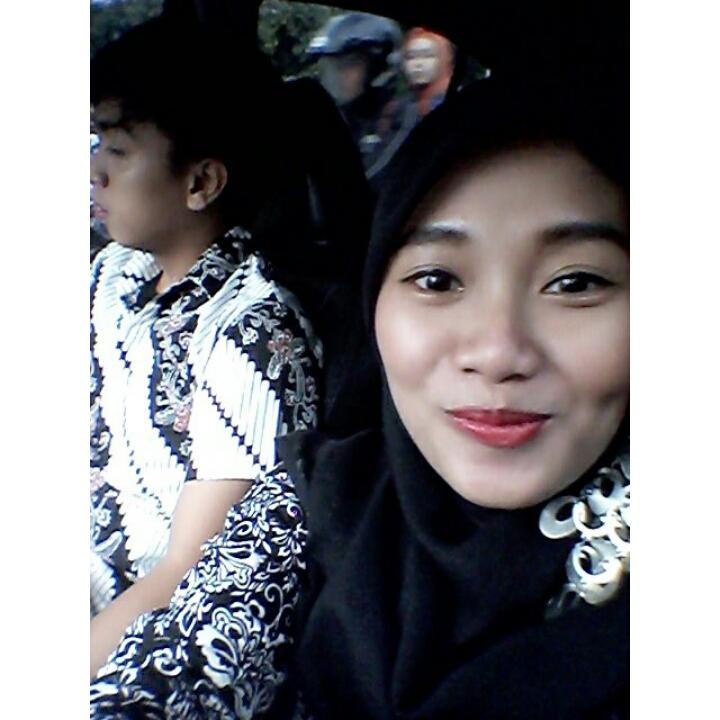 Sariekasusanta's profile picture. Perfume addict | Nail art lover | Arka ❤