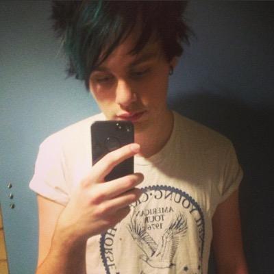 I JUST GAVE YOU A FREE FOLLOW FROM @cliffordIand PLEASE FOLLOW THAT ACCOUNT AND SHE FOLLOWS BACK IF YOU ASK :)