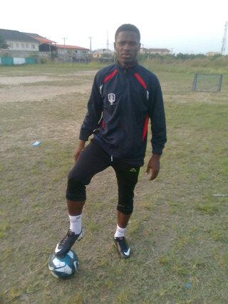 Am a footballer,who needs a foreign club.+2340836604460.BBM:26377661.