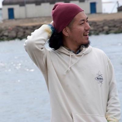 PIECE OF PEACE。絵描き、Tシャツづくり、タイダイワークショップをやっています。制作依頼やWS参加希望はリプライやDM頂けると嬉しいです。そして見た目通り訪問看護師もやっています。