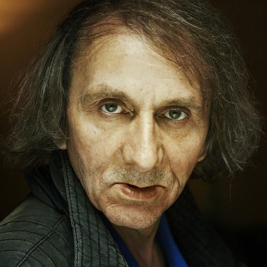 Michel Houellebecq, 1956 - ｜生きたいと思う心が欠如している程度では、残念ながら、死にたいと思うには不十分だ。