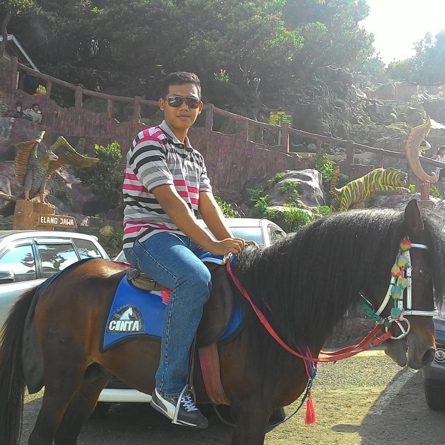 YogaPartama93's profile picture. Rewel tinggal