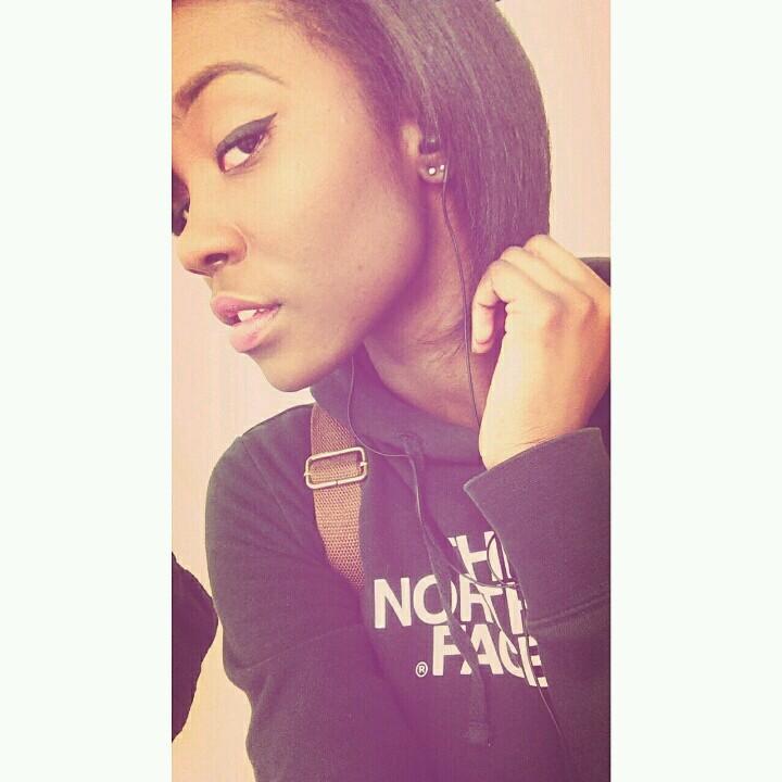 izzi_mynizzy's profile picture. Daydreamer | Poet | Trap God . [IG : izzi.xo] [Snapchat : only1_goddess] [Facebook : Isis Nyesheri]