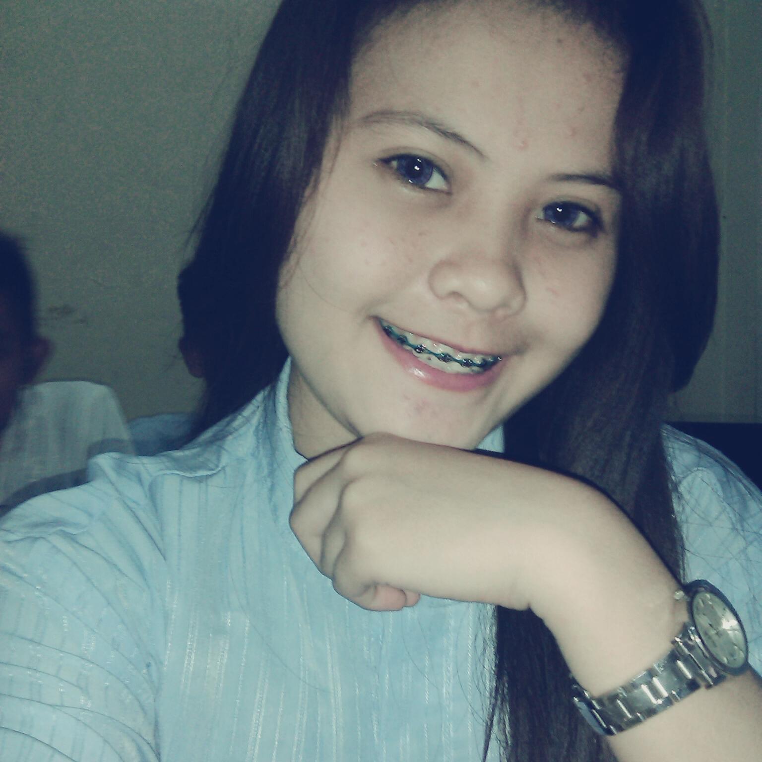 dessyhartati_1's profile picture. 