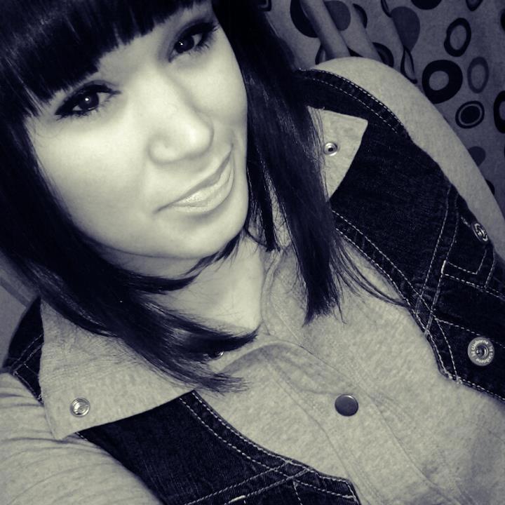 laradominguez91's profile picture. 