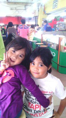 ana1982299's profile picture. 