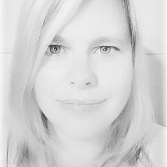 Hier zwitscher ich, Mama von 1...2..3...Lieblingskindern aus der Stadt mit K. und bloggen tue ich hier ↓