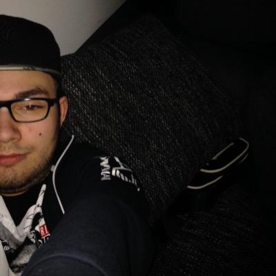 fifmanyt's profile picture. Vidéos sur Fifa bientôt en ligne sur Youtube et en stream sur Twitch. FOLLOW ME ;) !