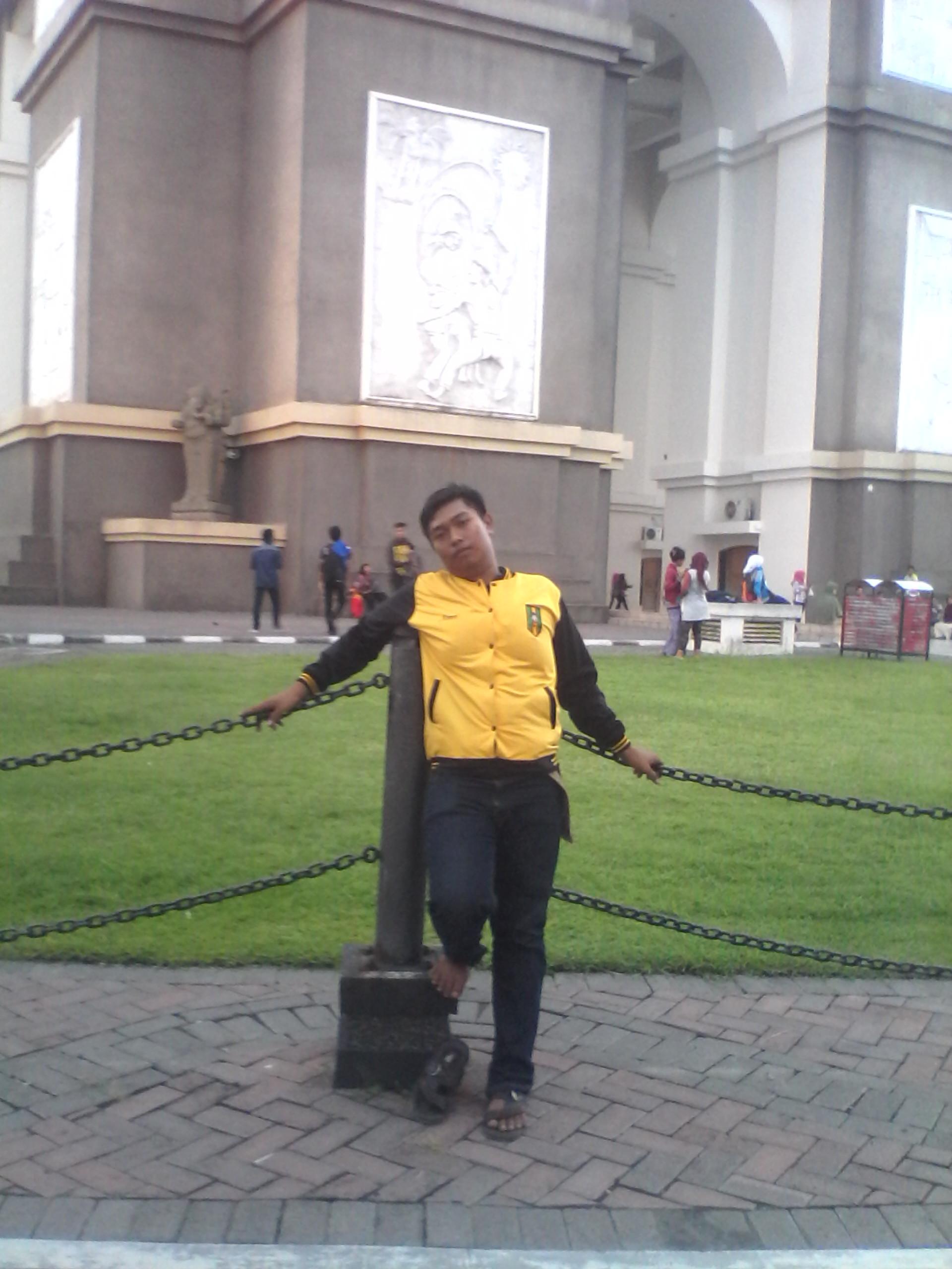 amri_iva's profile picture. 