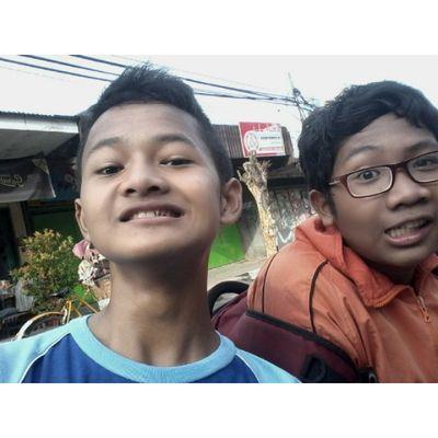 Cintai dan sayangi ibumu, karena meski terkadang kamu tak menyukai keputusannya, pada akhirnya hanya dia yg selalu ada untukmu.