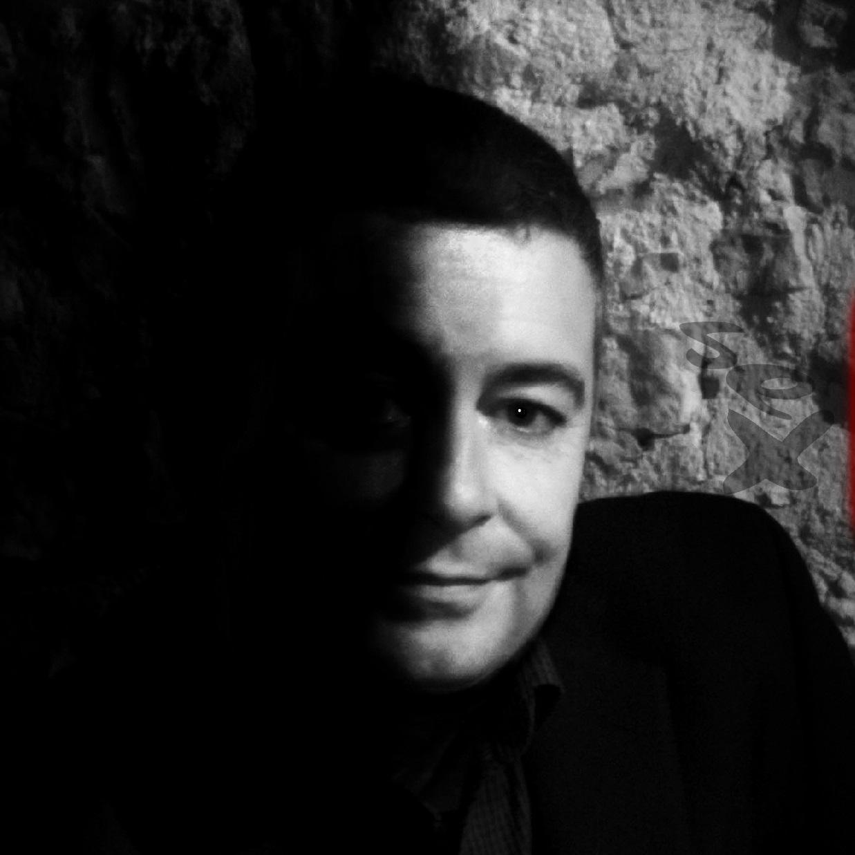 sweeneysinger's profile picture. Versatile singer/performer catering for all audiences, big and small.