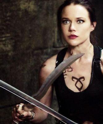 | Cazadora de sombras, una Lightwood | Cuidadito conmigo que saco el látigo |