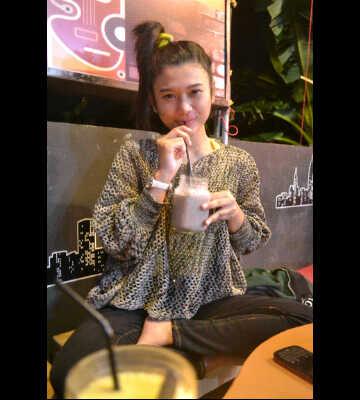 Twitter aktif: @firdasyafira8 IG: Firda_syafirra Path: F Syafirra A