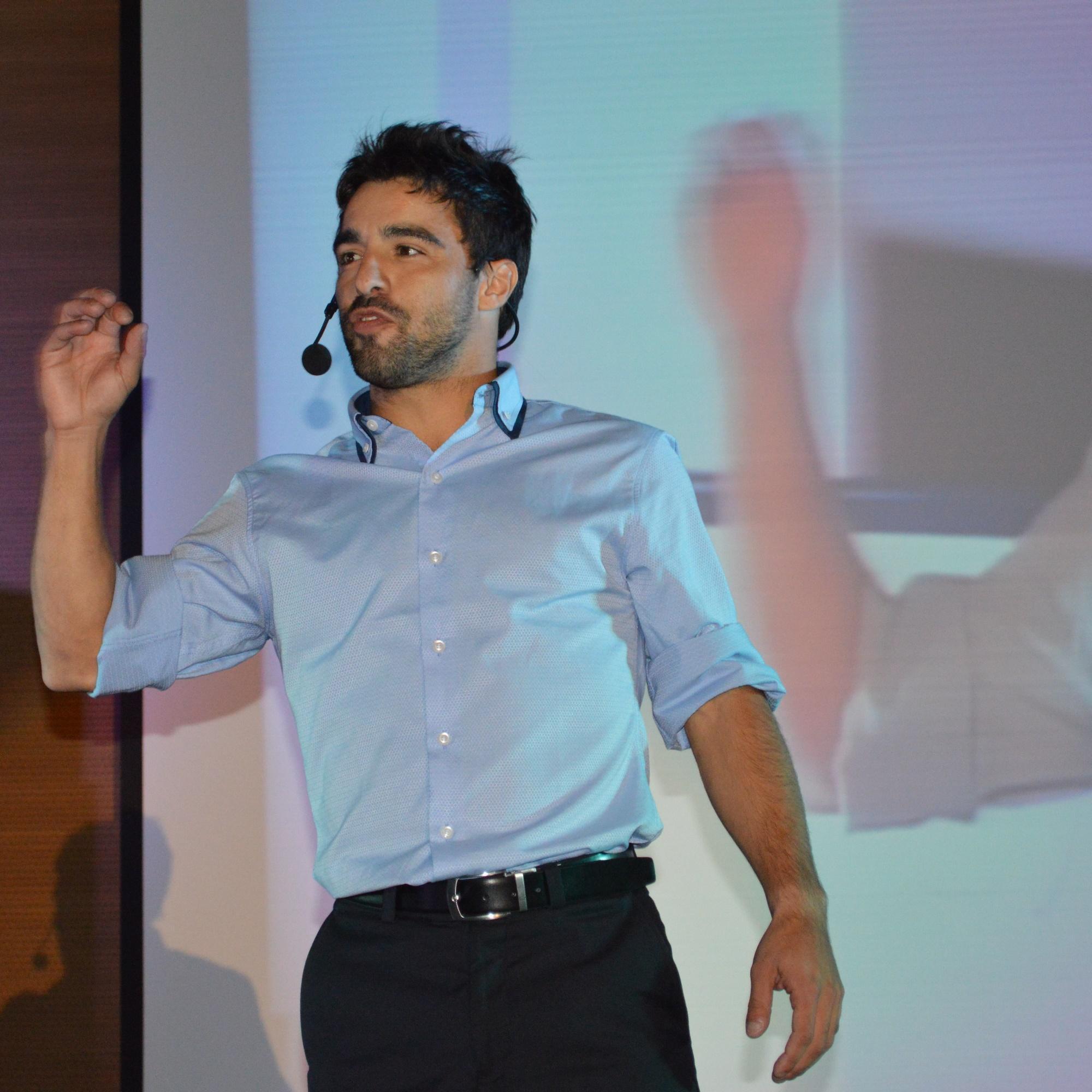 SecretoFiqui's profile picture. Periodista, lector, deportista. #FibrosisQuística mi compañera. Siempre en movimiento. La quietud mata. Sin pasión nada.