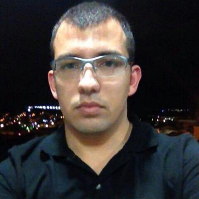 Existe somente um momento para ser feliz. Esse momento é o PRESENTE, e tem duração do instante que passa...