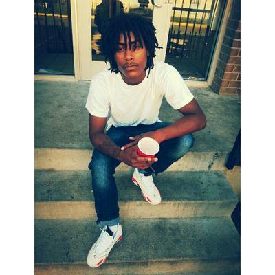 |MoneyGang Records| Young Rapper Trying To Make It Looking For Artist To Work With Contact Me At yungbee3@gmail.com