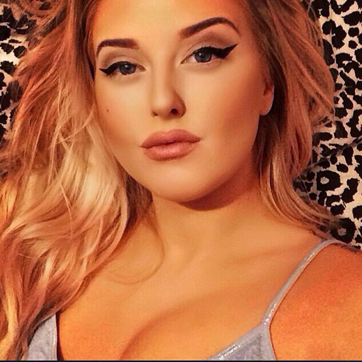 • Professional Makeup Designer/Artist • Liverpool • Email: kira.maquillagemua@live.co.uk For Bookings-Photoshoots-Film/TV-Appointments •
