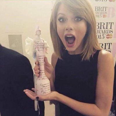 Ok, I am enough. Why Taylor always that damn beautiful?